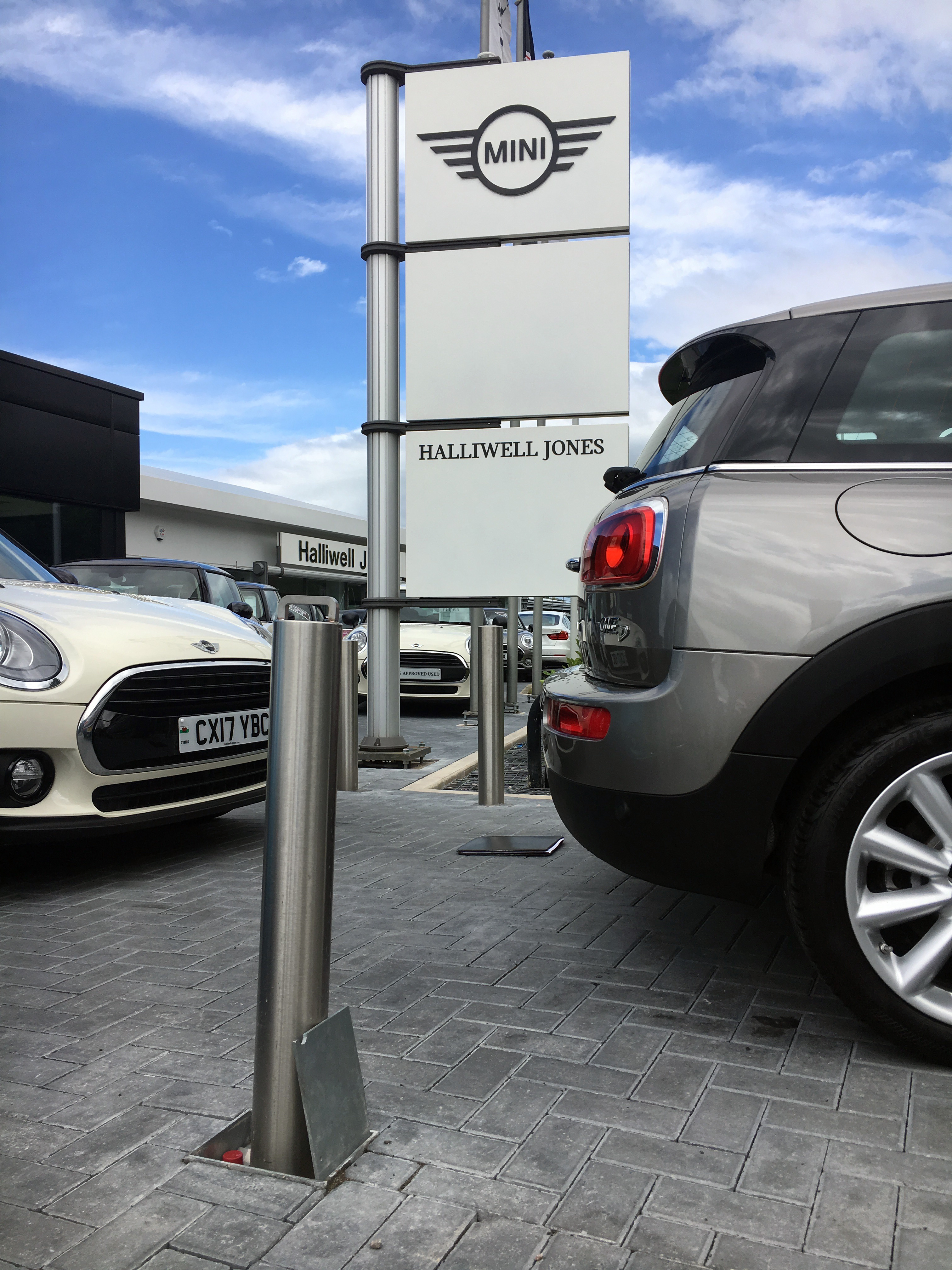 BMW/MINI, Llandudno gallery image