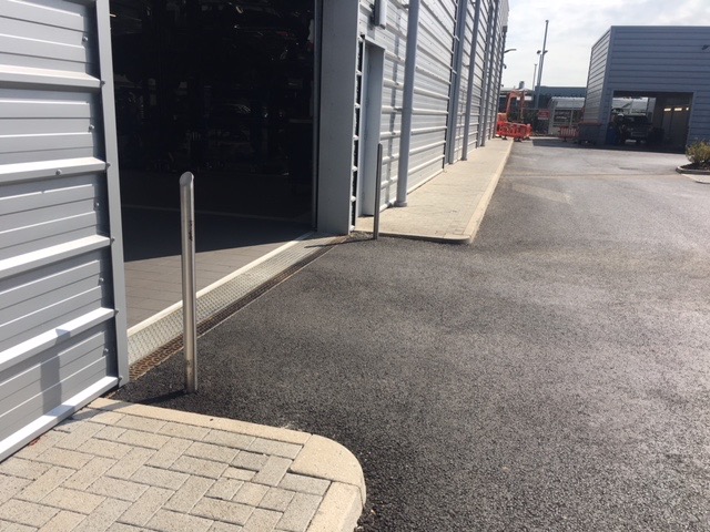 Jaguar Land Rover, Reading gallery image